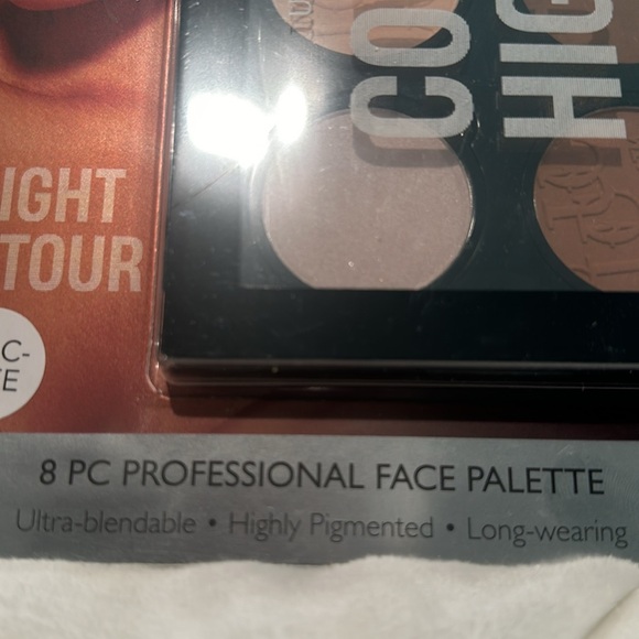 Uncommon Cosmetics Contour & Highlight 8 Piece Professional Face Palette. - Picture 4 of 6